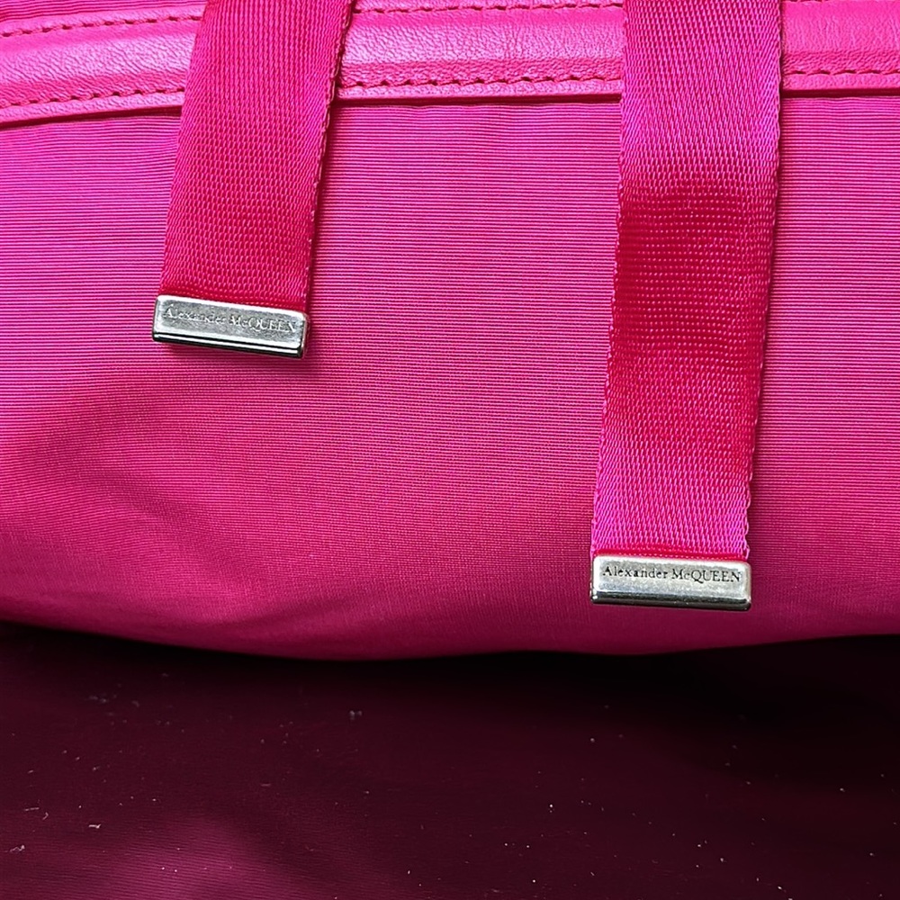 NWOT Alexander McQueen Logo Print Shoulder Bag - Picture 11 of 17